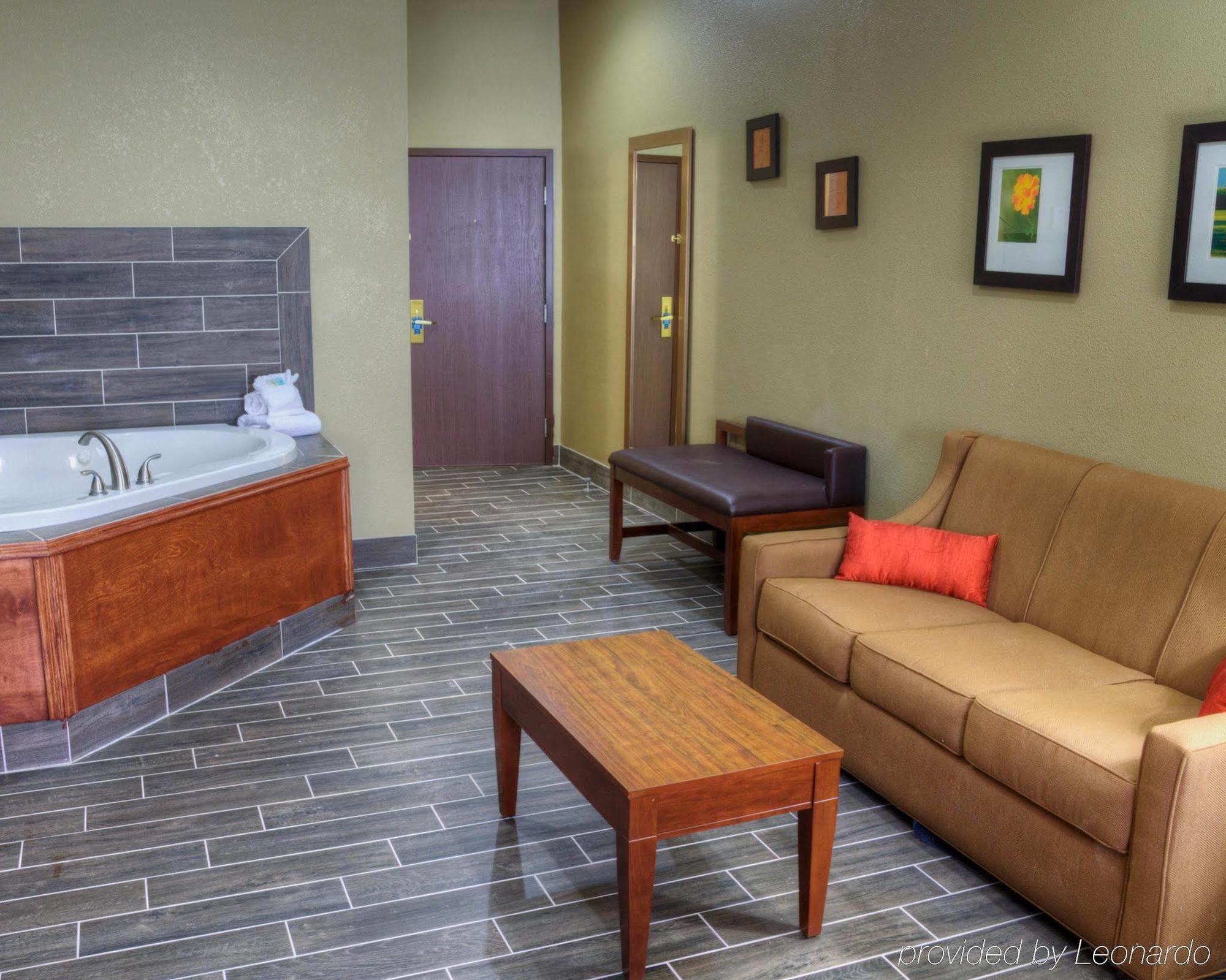Comfort Suites Plymouth Near Us-30 Exterior foto